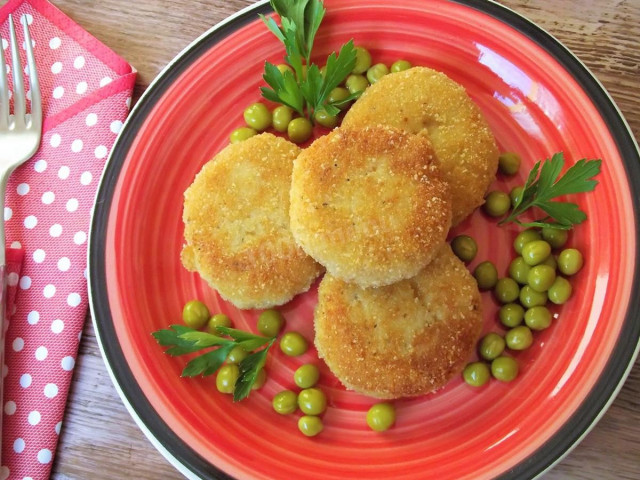 Minced pollock fish cutlets