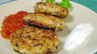 Lean cutlets with sweet potato mushrooms on oat flakes