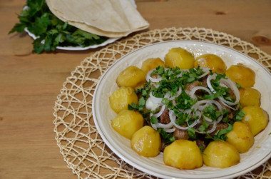 Cauldron kebab with potatoes