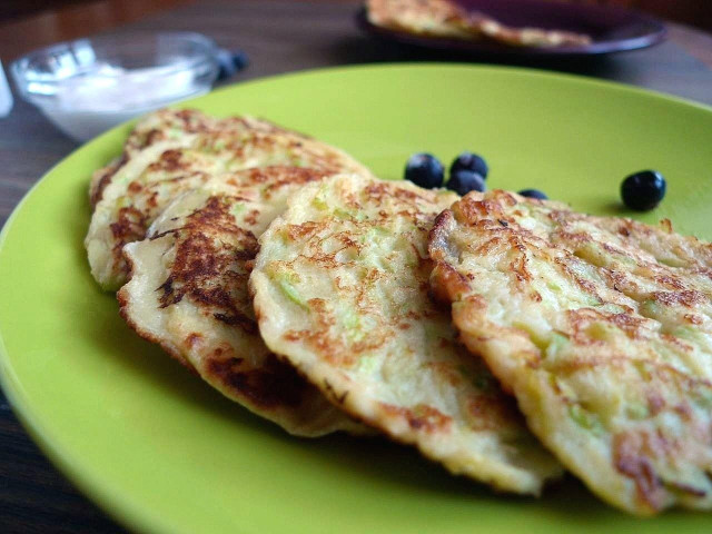 Zucchini pancakes on kefir