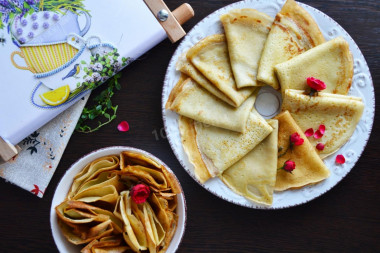 Lace pancakes on yolks