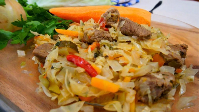 Braised cabbage with mutton