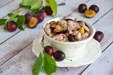 Stewed chicken with plums