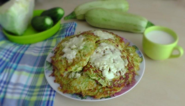 Zucchini pancakes with semolina