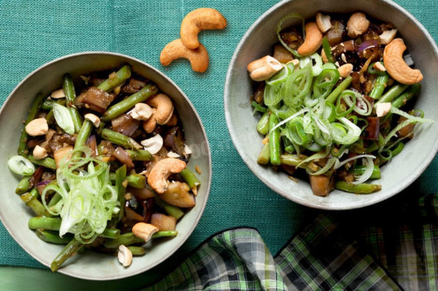 Dried eggplant with beans