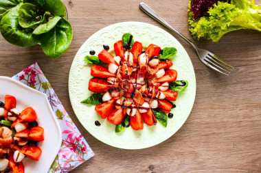 Salad with fried bacon cheese and tomatoes