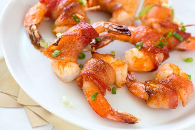 Shrimp in bacon