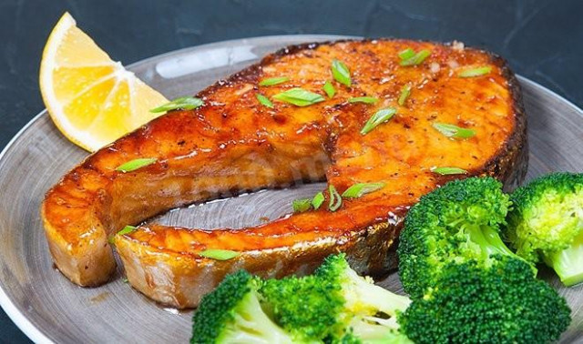 Salmon in honey glaze