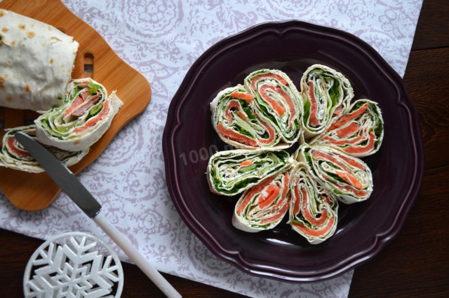 Pita bread roll with salmon and cottage cheese