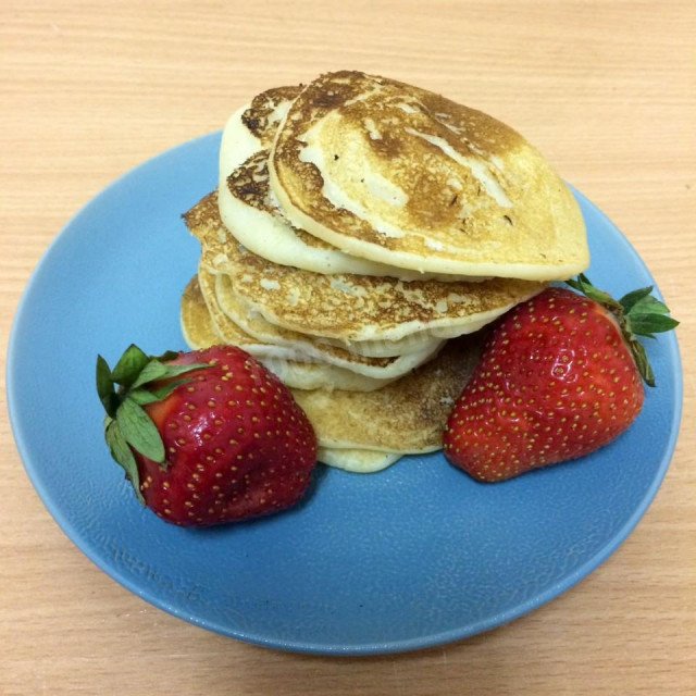 Pancakes on eggless kefir