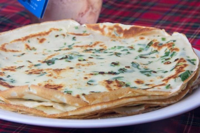 Simple pancakes with greens