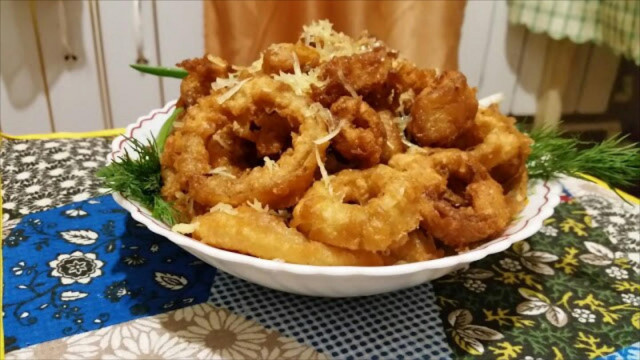 Onion rings in batter