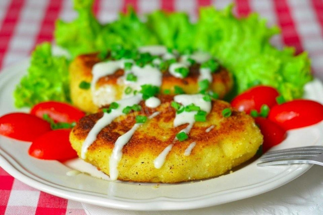 Potato zrazy with minced meat