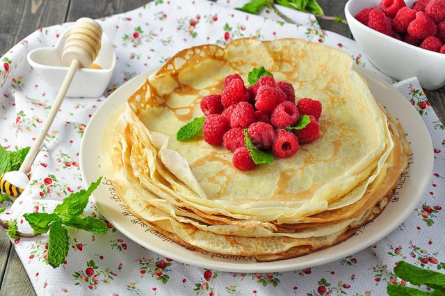 Pancakes with dry cream