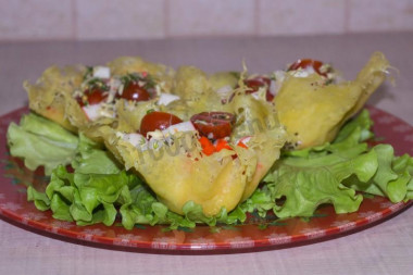 Cheese salad baskets