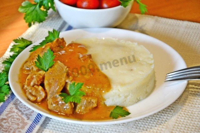 Meat gravy with flour and tomato paste