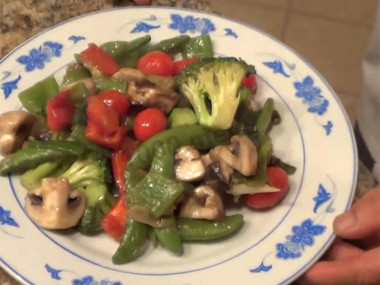 Wok with vegetables and mushrooms