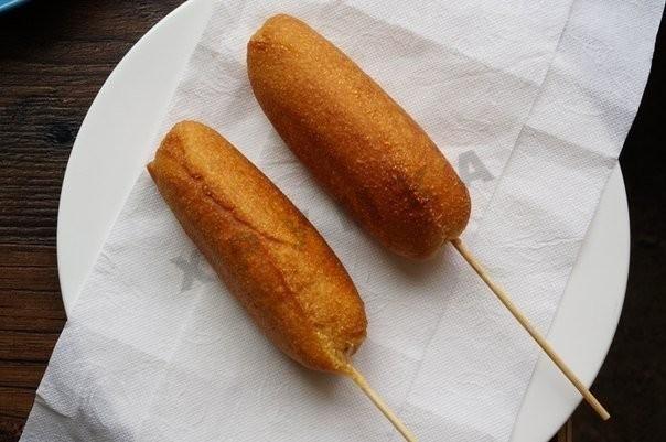 Corn Dog (sausage in dough)