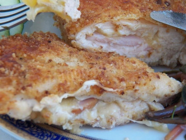 Cordon bleu of chicken breast