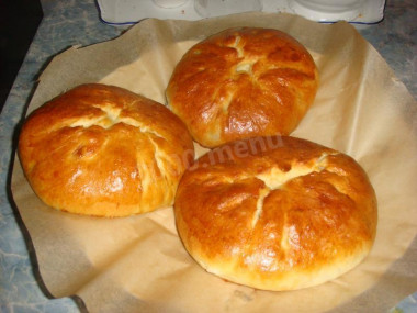 Baked white bread with yeast