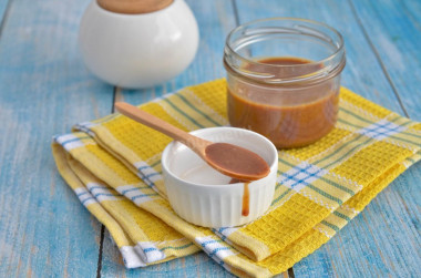 Boiled condensed milk at home