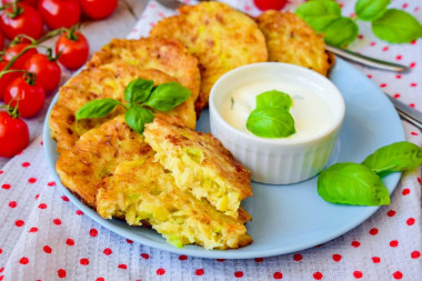 Zucchini fritters with cheese and garlic