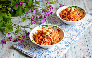 Salad of boiled red beans and carrots