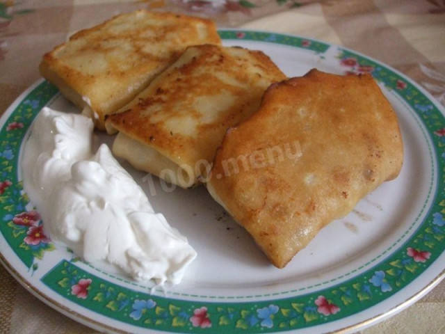 Thin pancakes with filling