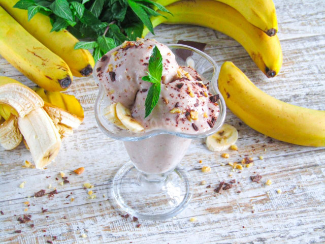 Homemade banana and milk ice cream