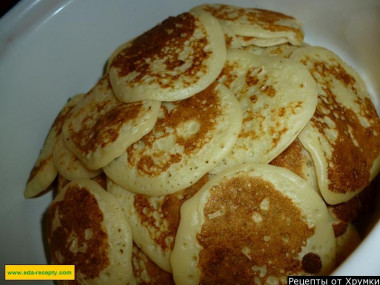 American pancakes with milk