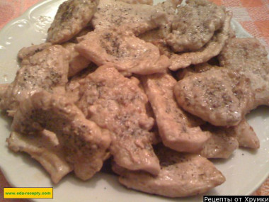 Chicken breasts in onion sauce