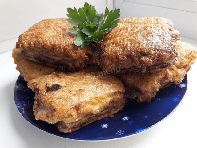 Minced meat waffle cakes fried in batter