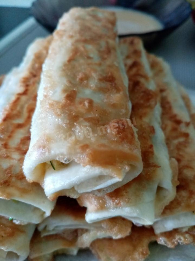 Fried pita bread rolls