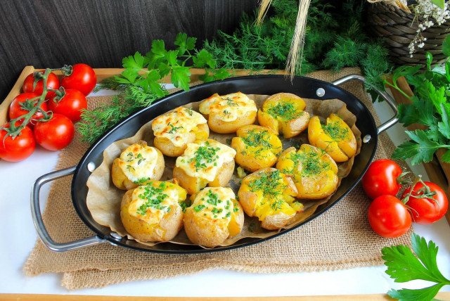 Boiled potatoes baked in the oven