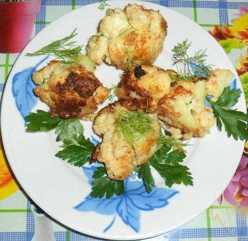 Fried cauliflower with egg on the side