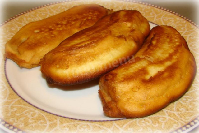 Fried bananas in batter with ground star anise and vanilla