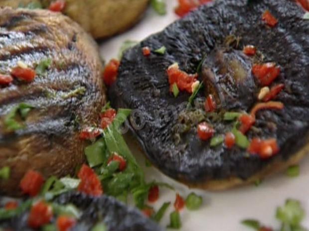 Fried mushrooms with parsley and lemon