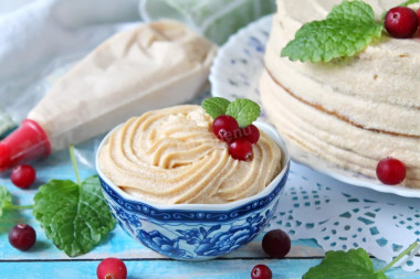 Custard with boiled condensed milk