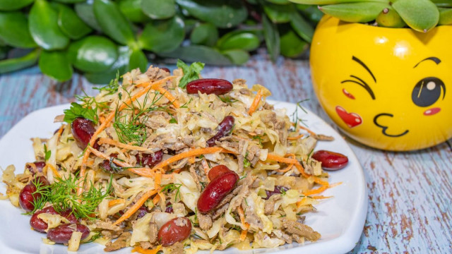 Liver salad with beans and cabbage