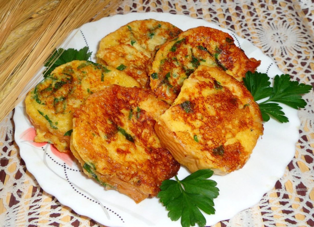 Egg and cheese croutons with parsley