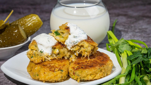 Spicy cabbage cutlets with semolina