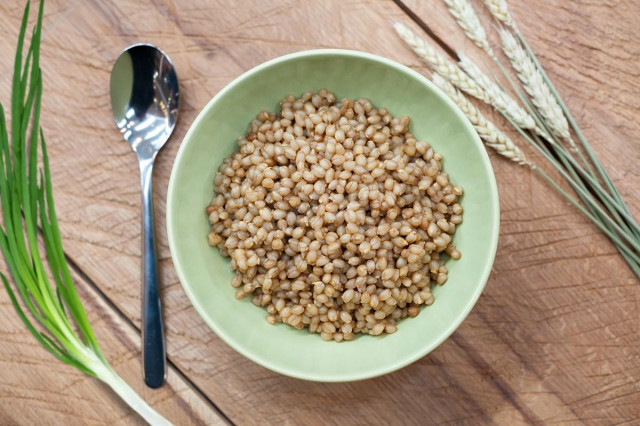 Boiled spelt on water