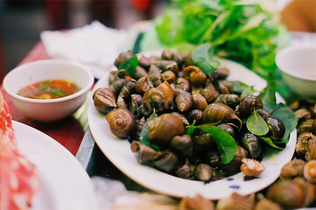 Boiled grape snails