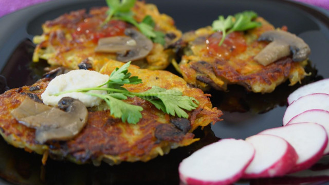 Lean potato pancakes with mushrooms