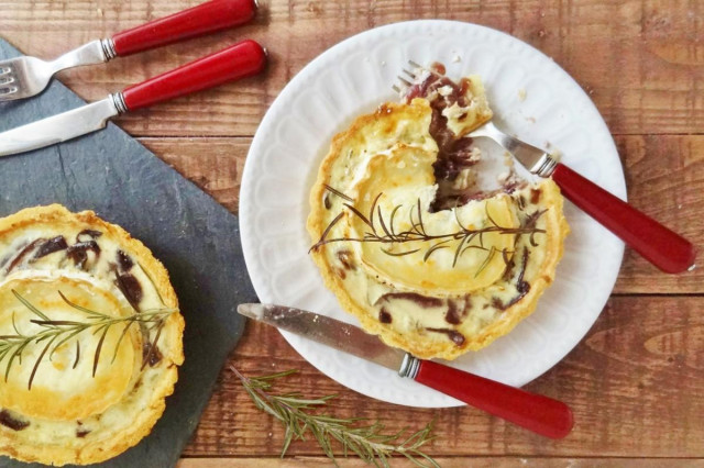 Julienne in cream tartlets