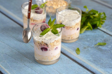 Lazy oatmeal in a jar with yogurt