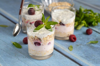 Lazy oatmeal in a jar with yogurt