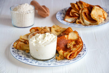 Cottage cheese filling for pancakes