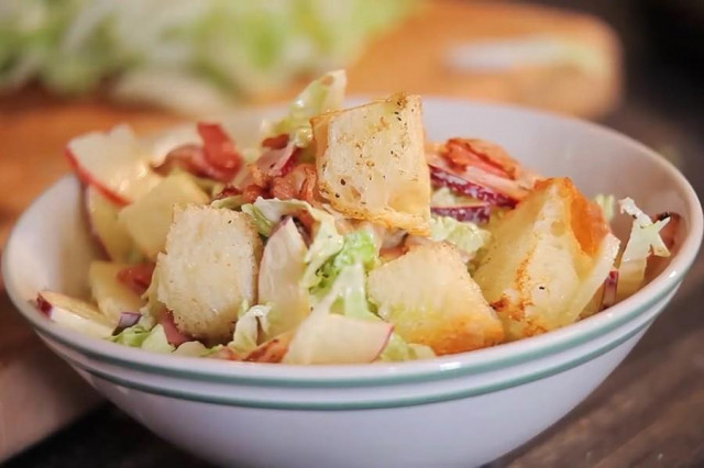 Danish salad with Savoy cabbage and bacon