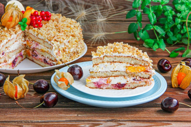 Cake made from ready-made sponge cakes with condensed milk